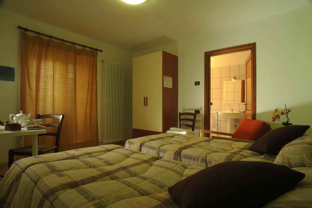 Maison Lombard Otel Verrayes Oda fotoğraf